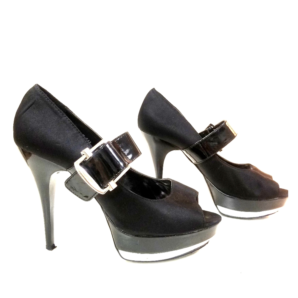 RARE Y2K Bakers HEELS